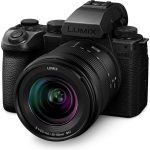 Panasonic DC-S5M2XK Lumix full-frame - bezzrkadlovka DC-S5M2X + objektív S-R2060 20-60mm, F3.5-5.6 (CMOS 24.2MP, Active I.S., živé vysielanie), Čierna