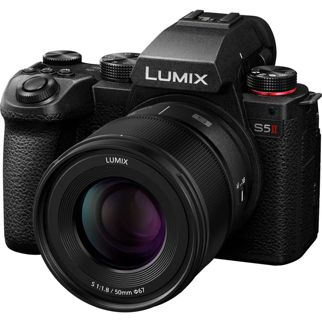 Jarné zľavy – až -53 % 6 Panasonic DC-S5M2C Lumix full-frame - bezzrkadlovka DC-S5M2 + objektív S-S50E 50 mm F1,8 (24,2 MP CMOS, automatické zaostrovanie s fázovou detekciou)