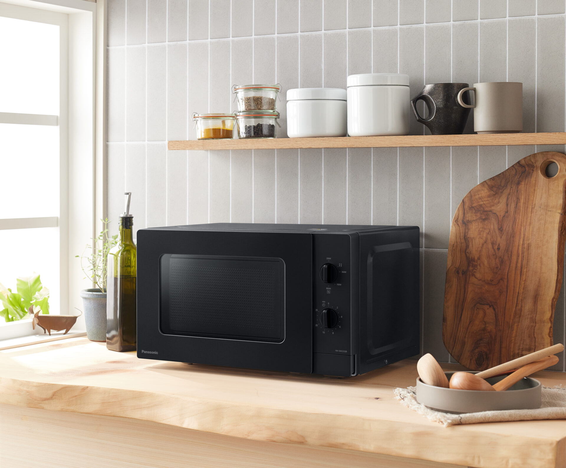 Panasonic NN-SM22QBEPG Panasonic NN-SM22QB kompaktná mikrovlnná rúra (800W, 5 úrovní výkonu, otočný tanier s priemerom 255 mm, ovládanie otočným voličom), čierna 10 Panasonic NN-SM22QBEPG NN SM22QB compact