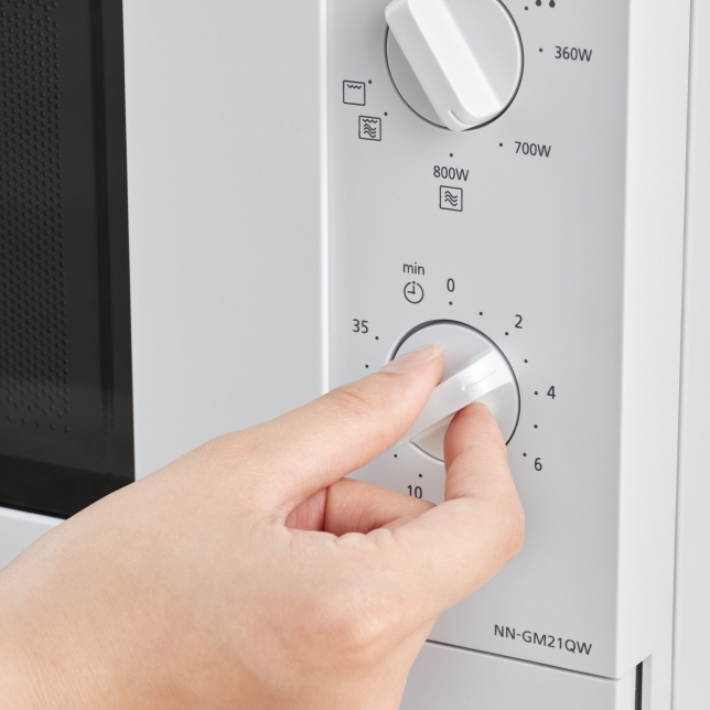 Panasonic NN-GM21QWEPG ast 2486627.jpg.pub .thumb .644.644