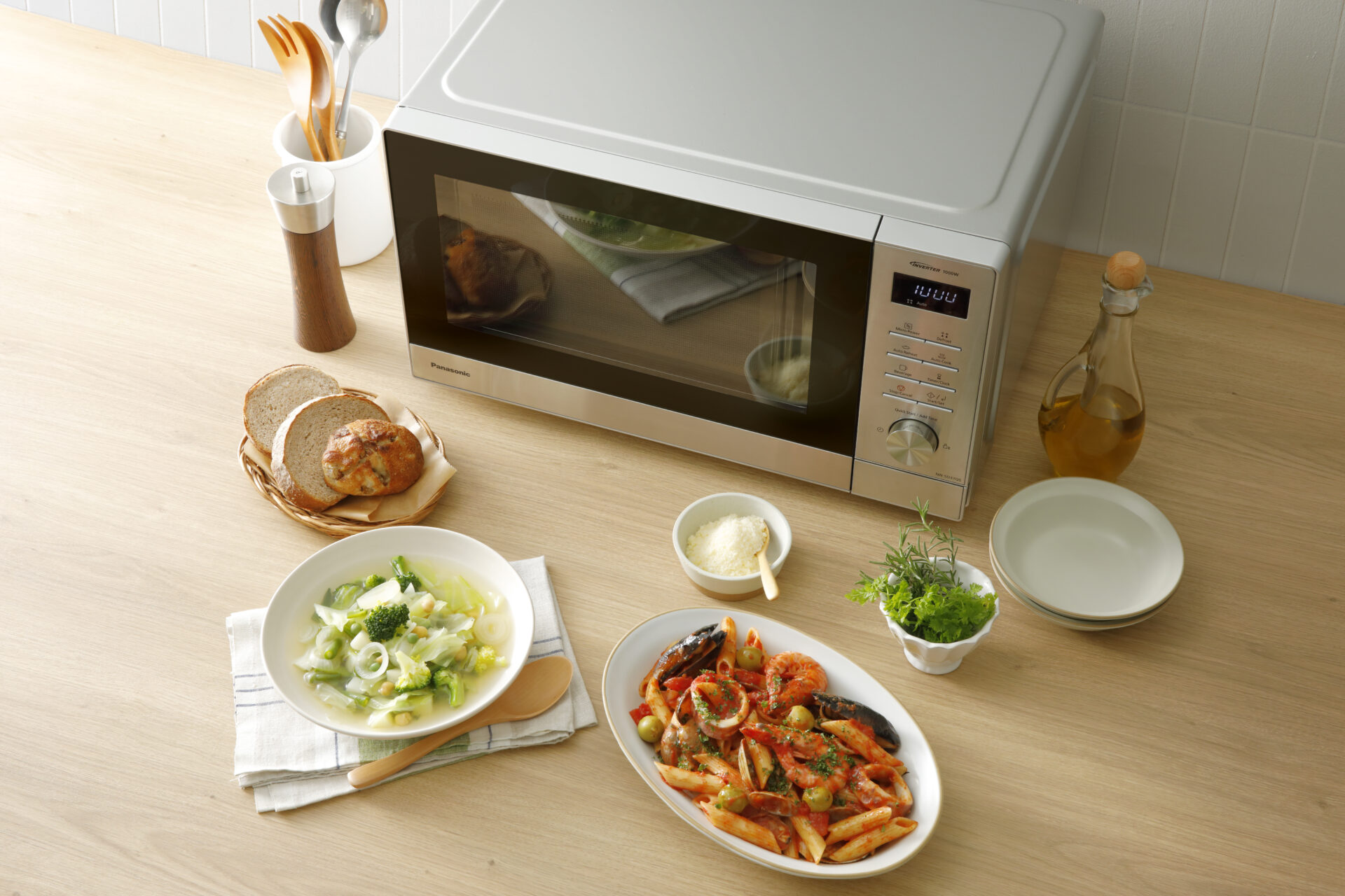 Panasonic NN-SD37QSEPG 1 NN SD37QS BPQ EPG w dishes