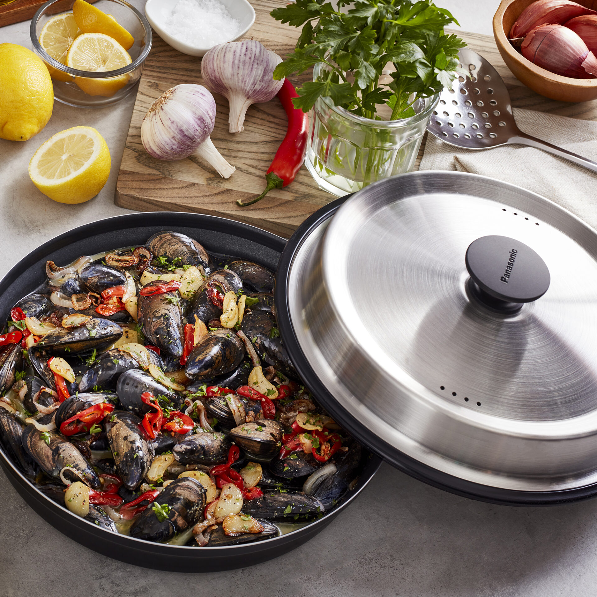 Panasonic NN-GD39QSEPG Panasonic NN GD Steam Pot Mussels