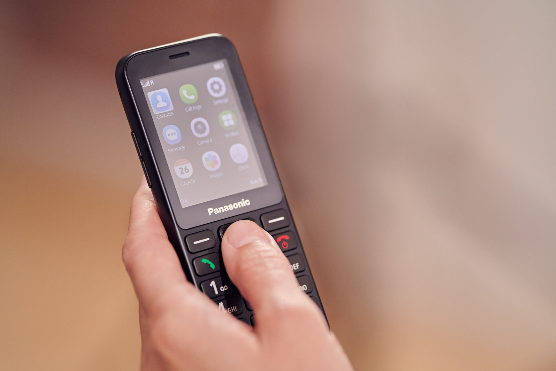 Panasonic KX-TU250EXB Panasonic TU250 Lifestyle 0623 getin 2